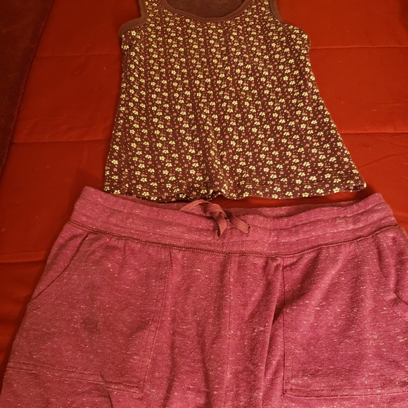 Cute purple tank and purple shorts - Picture 1 of 7